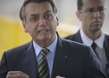 El presidente Jair Bolsonaro está poniendo a los brasileños en grave peligro al instarlos a no cumplir con el distanciamiento social y otras medidas para frenar la propagación de COVID-19 de los gobiernos estatales y su propio Ministerio de Salud, advierte Human Rights Watch