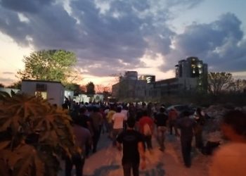 Los despidieron tras darlos de baja en el Seguro Social / Obreros de “Parmol” protestaron en la comisaría de Santa Gertrudis Copó, lo que alarmó a los vecinos por el coronavirus / Hasta el lugar acudió la comisaria Laydi Cocom