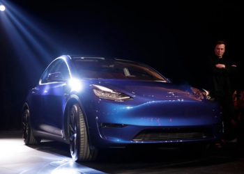 “Esto no es libertad”, dice Elon Musk, creador de Tesla al criticar los bloqueos y acuartelamientos impuestos con la justificación del COVID-19 y lo llama “fascismo” / Mark Zuckerberg advierte sobre la relajación de las medidas de bloqueo