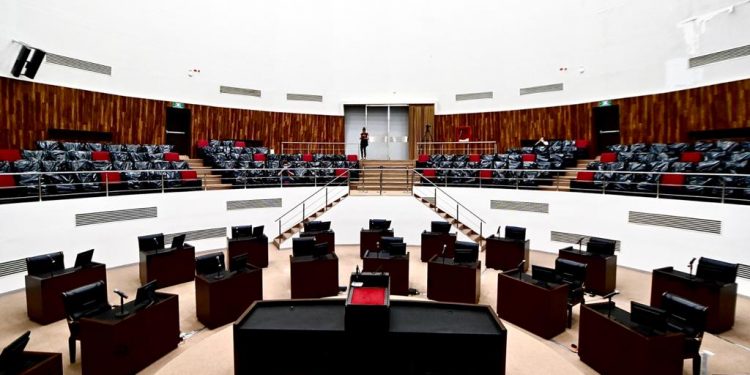 A los diputados del PRI y de Morena no les parece urgente generar 30,000 empleos una vez termine la contingencia por el coronavirus, asegura diputado panista / El préstamo no está desechado, dice Víctor Merari