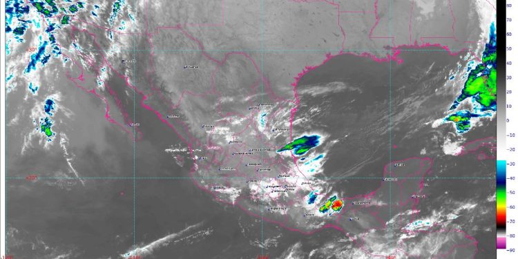 En las próximas 24 horas, se prevé cielo medio nublado a nublado con probabilidad de chubascos, con temperaturas de calurosas a muy calurosas durante el día en la Península de Yucatán