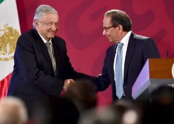 De las grandes empresas que deben al SAT 50 mil millones de pesos, algunas ya decidieron pagar 15 mil millones al gobierno federal dijo el presidente AMLO / Carlos Salazar baja el tono y no llama a huelga de impuestos