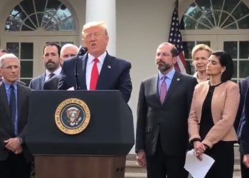 El presidente de Estados Unidos, Donald Trump,  anunció este viernes el “estado de emergencia” en todo el país