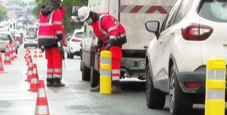 A golpe de pedal, París se prepara para levantar el confinamiento: autoridades amplían los carriles para bicicletas en la capital francesa para evitar contagios de coronavirus en el transporte masivo