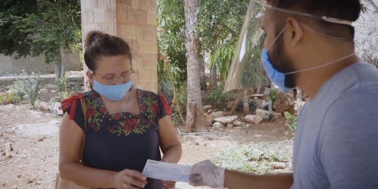 Apoyos económicos MicroYuc dan certidumbre a familias yucatecas que dependen de la actividad artesanal