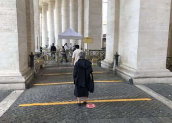 Italia abre todo menos gimnasios, cines y teatros y permite moverse libremente dentro de una región / También reabre la basílica de San Pedro, tras dos meses cerrada y ser desinfectada