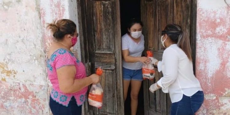 Se han distribuido en todo el estado cerca de 900 toneladas de ayuda alimentaria, 5,262 artículos de higiene personal y limpieza, 156 bienes y servicios, así como tres mil 294 medicamentos, dice el gobierno del Estado