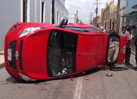 Volcadura en el centro