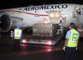 México recibió vuelo número 14 de China con equipo e insumos médicos para combate a COVID-19