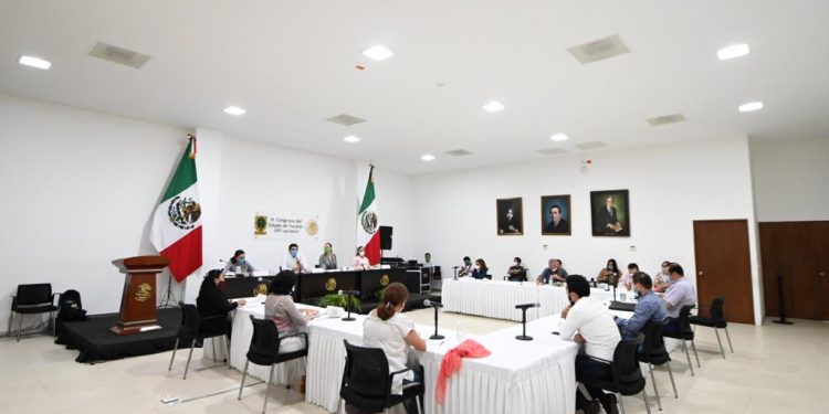 Por videoconferencia, funcionarios estatales responden acerca de solicitud de empréstito del Gobierno estatal / La seguridad de Yucatán peligra si no se generan empleos, advirtieron