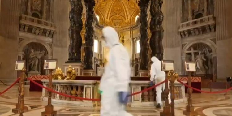 Italia abre todo menos gimnasios, cines y teatros y permite moverse libremente dentro de una región / También reabre la basílica de San Pedro, tras dos meses cerrada y ser desinfectada