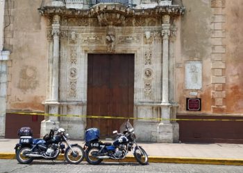 Fallece mujer en el centro de Mérida en pasillos de un banco