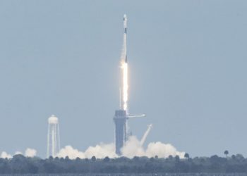 El lanzamiento del Crew Dragon de SpaceX y NASA es el primer vuelo tripulado realizado por una empresa privada, bajo el comando de Elon Munsk