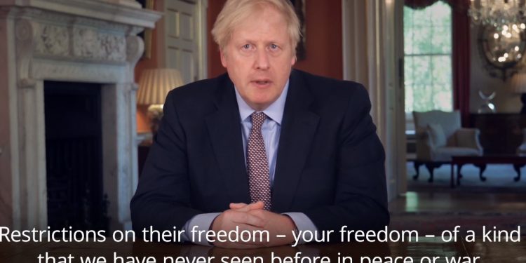 Es posible que las restricciones a la actividad social y económica tengan que permanecer vigentes “a largo plazo” admite el gobierno británico: un tratamiento o vacuna contra el coronavirus podría estar a más de un año de distancia y tal vez nunca llegue, advierte