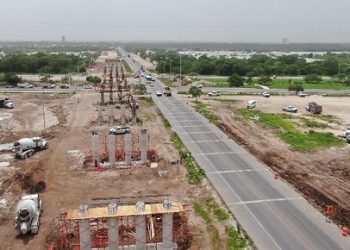 Gobernador Vila Dosal supervisa la construcción del paso superior vehicular Avenida 70 en la carretera Mérida-Tetiz, a la altura del complejo habitacional Ciudad Caucel