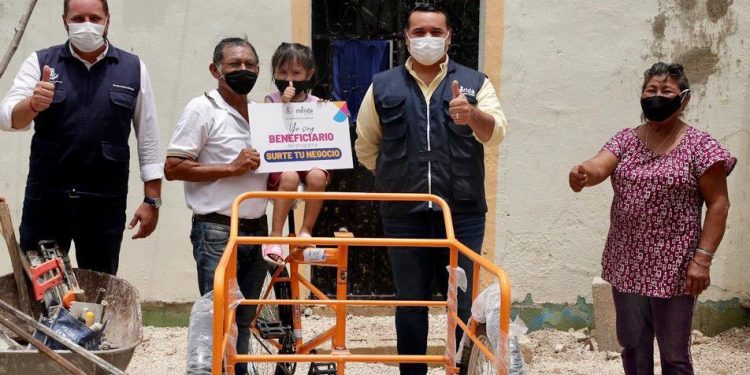 La reactivación de micro y pequeños empresarios, fundamental, afirma el alcalde Renán Barrera al entregar los primeros apoyos del programa “Surte tu negocio”
