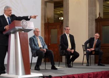 “Si todos pensáramos de la misma manera, estaríamos bostezando y muertos de aburrimiento; ahora no, ahora hay esta polémica”, dice el presidente AMLO en relación a los comentarios de los “intelectuales” Enrique Krauze y Aguilar Camín