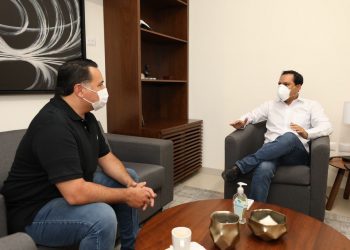 El gobernador Mauricio Vila Dosal y el alcalde de Mérida, Renán Barrera Concha, se reunieron para abordar la compleja problemática generada por la pandemia y las inundaciones, según se informó oficialmente