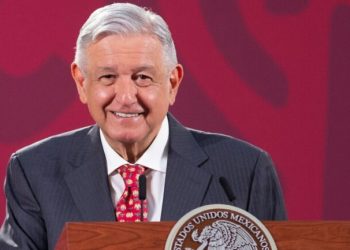 Presidente AMLO anunció denuncias por fraude en el sector eléctrico en la entrega de contratos: Se ponían de acuerdo los funcionarios con las empresas particulares para comprar energía eléctrica a precios elevadísimos con un subsidio y mediante procedimiento ilegal