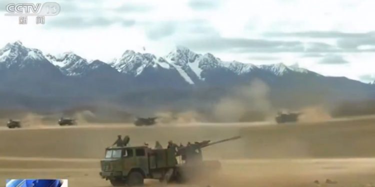 China realiza ejercicios militares con munición real tras choque fronterizo con India en el que murieron al menos 20 soldados de ambas potencias nucleares