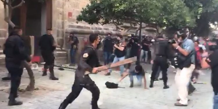 La ONU-DH condena la muerte en custodia de Alejandro Giovanni López Ramírez en Jalisco: la detención ocurrió en el contexto de la implementación de medidas de emergencia sanitaria por la pandemia del COVID-19 y el uso obligatorio de cubrebocas