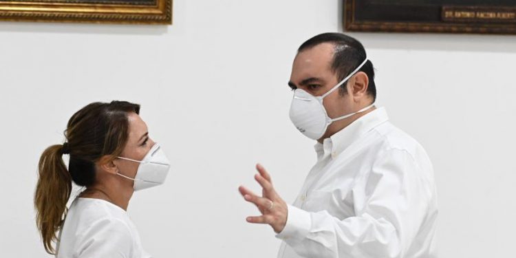 Retoman iniciativa de sesiones fuera del Recinto Legislativo