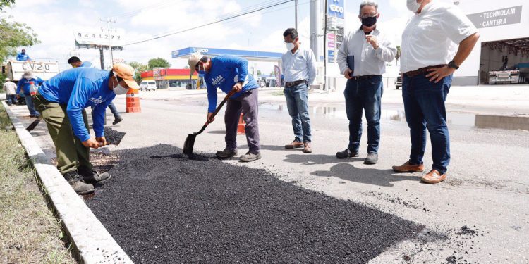 El Ayuntamiento de Mérida continúa de manera intensa las labores de mantenimiento de calles en todo el municipio