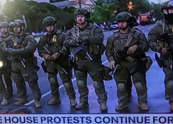Solo en la ciudad de Nueva York se arrestó a 700 personas en un día, cerca del mismo número que en todo Hong Kong en un mes / El Pentágono desplegó tropas del ejército en servicio activo
