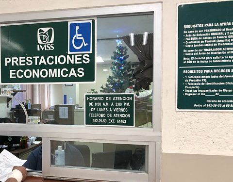 A partir del 30 de junio, 3.8 millones de pensionados podrán cobrar su prestación correspondiente al mes de julio: IMSS / Exhorta a la población pensionada mayor de 60 años no acudir a las ventanillas bancarias y cajeros automáticos el mismo día de pago
