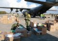 Aterriza aeronave de la SEDENA en la Base Aérea Militar No. 8, en Mérida, con 8.5 toneladas de material y equipo médico