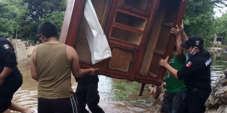 Foto Noticia / Despliegue de autoridades en municipios más afectados por “Cristóbal”