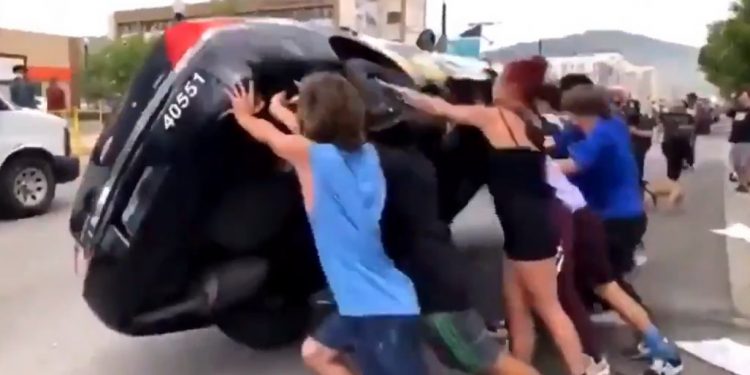 Europa podría enfrentar un aumento de las infecciones por COVID-19 en las próximas semanas causado por las protestas masivas en el continente en los últimos días, advierten