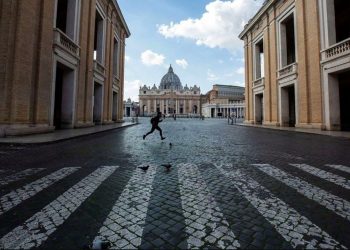 Papa Francisco toma control de la “Fábrica de San Pedro” y ordena investigación tras descubrimiento de contratos irregulares en obras de la Cúpula de San Pedro