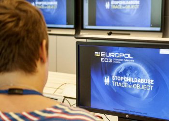 Golpe a la criminalidad global: Un hombre de 40 años, que administraba y moderaba sitios de pornografía infantil, fue arrestado el 7 de julio en Gironde, Francia / Se trata de “uno de los diez objetivos prioritarios mundiales” en el combate a la pedofilia internacional