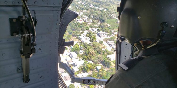 La Secretaría de Marina realiza en la Sonda de Campeche operaciones en las Instalaciones Estratégicas de PEMEX / Además, lleva a cabo la “Operación Camarón”, a fin de evitar el robo a embarcaciones pesqueras