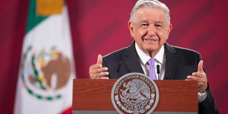 El presidente Andrés Manuel López Obrador anunció que el 15 de agosto podría iniciar operaciones la nueva empresa del Estado que distribuirá medicamentos, equipo médico y vacunas a toda la República. El titular será David León Romero, actual coordinador nacional de Protección Civil