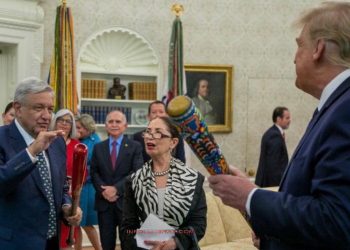 América del Norte estrecha la integración con el T-MEC y buscará acabar con el déficit comercial con otras regiones del mundo:  los volúmenes de importaciones que realizan nuestros países del resto del mundo pueden producirse en norteamérica, dijo el presidente AMLO
