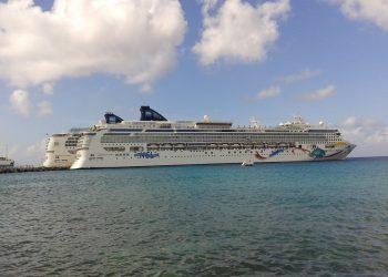 No podrán navegar hasta al menos finales de septiembre: Estados Unidos extendió su prohibición de operar a las compañías de cruceros hasta principios de otoño ya que “continúa extendiéndose rápidamente la pandemia por todo el mundo sin tratamiento o vacuna”