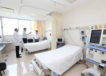 Gobernador recorrió el piso 3 del Hospital Regional de Alta Especialidad el que fue habilitado, equipado y preparado para atender a pacientes con coronavirus en Yucatán