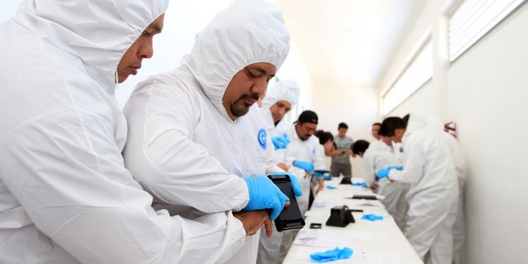 El Instituto de Ciencias Forenses de la Fiscalía General del Estado se convirtió en el primero del país en recibir una certificación internacional vía remota, otorgada al Laboratorio de Lofoscopía por validar sus procesos ante especialistas del Programa Internacional de Asistencia en Capacitación en Investigación Criminal