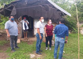 Es falso que la delegada regional en el Oriente de Yucatán de los programas federales, Alpha Tavera Escalante, haya sostenido una “reunión” privada con el alcalde priista de Izamal, Fermín Humberto Sosa Lugo, para tratar asuntos del “Tren Maya”, según dice