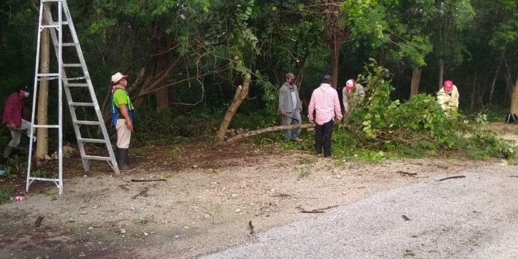 Programa de Capacitación y Empleo Temporal cuenta con recursos por hasta 17 millones para apoyar a 3,150 personas, dice titular de Cultur / Sólo a 27 “artesanos” de Chichén Itzá no se les ha podido pagar: intentaron que cobrara un fallecido, dice Díaz Montalvo