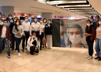 Un total de 24 profesionales de la salud, entre médicos, enfermeras y especialistas arribaron a Yucatán: IMSS recibe  “Brigada COVID” para reforzar atención médica / La célula de “héroes” trabajará hombro con hombro con los médicos y enfermeras del Seguro Social