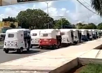 Autorizan que taxis y vehículos de plataformas digitales puedan transportar a 2 pasajeros durante contingencia sanitaria / Esta nueva disposición entrará en vigor el sábado 1 de agosto y busca atender las necesidades de los usuarios que utilizan este tipo de transporte, dicen autoridades estatales
