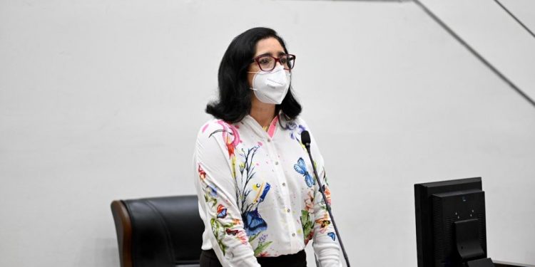 Luego de la lamentable muerte de la alcaldesa de Maxcanú, Marlene Catzín Cih,  quien falleció la semana  tras contagiarse de coronavirus, la legisladora de Movimiento Ciudadano, Romero Bastarrachea, pidió al Cabildo de ese municipio elegir a otra mujer en sustitución de la presidenta fallecida