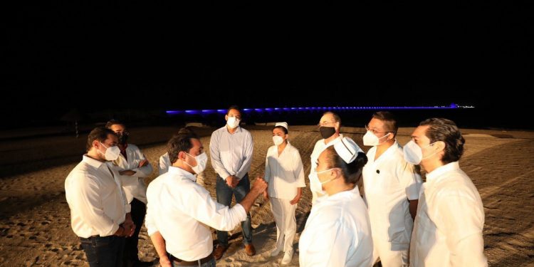 La información proporcionada por autoridades federales ayer corresponde a la semana epidemiológica 26, mientras que la del semáforo estatal, a la 28 / “Hay un marcado desfase” dice el secretario de salud de Yucatán, Mauricio Sauri Vivas al rechazar que en Mérida haya una “epidemia descontrolada” como dijo Hugo López Gatell