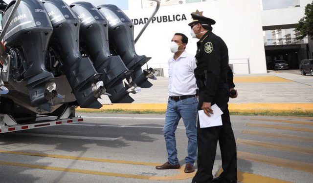 Elementos de la Secretaría de Seguridad Pública detuvieron anoche a un policía estatal que andaba pasado de copas y que, de acuerdo con un reporte ciudadano, efectuó dos detonaciones con arma de fuego en Ciudad Caucel