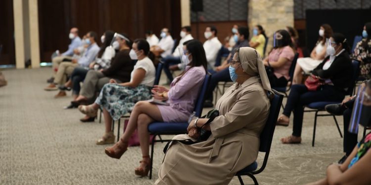 El gobernador Vila Dosal se reunió con Asociaciones Civiles y les dijo que las decisiones tomadas y las medidas implementadas para afrontar el coronavirus se encuentran sujetas al comportamiento de la pandemia y a los datos científicos