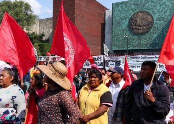 La Unidad de Inteligencia Financiera (UIF) de la Secretaría de Hacienda detectó movimientos irregulares de dinero de las cuentas de líderes de Antorcha Campesina, por lo que fueron congeladas / Maneja red de empresas constructoras, gasolineras, hoteles, farmacias, tiendas de conveniencia y agroindustria
