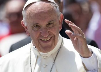 El Papa Francisco aclaró a algunos conservadores que “defender al pobre no es ser comunista, es el centro del Evangelio” / “Existe demasiado dinero en las manos de pocos y demasiada pobreza en muchos. Los pobres son muchos más que los ricos”, recordó